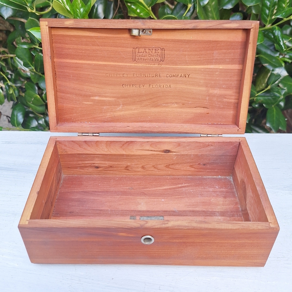 Vintage Cedar Chest Wood Box with Hinged Lid Trinket Jewelry Boxes Wooden - Picture 13 of 16
